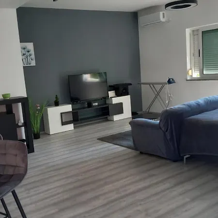 Ani Apartment *
